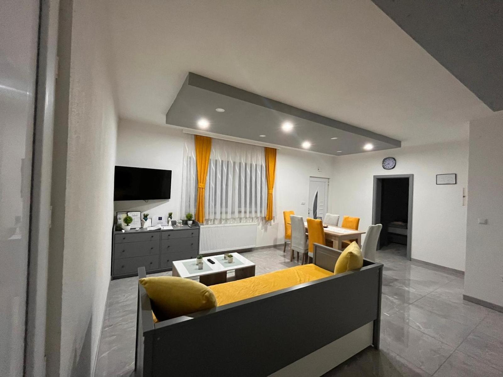 Apartman Rita スルニュ エクステリア 写真